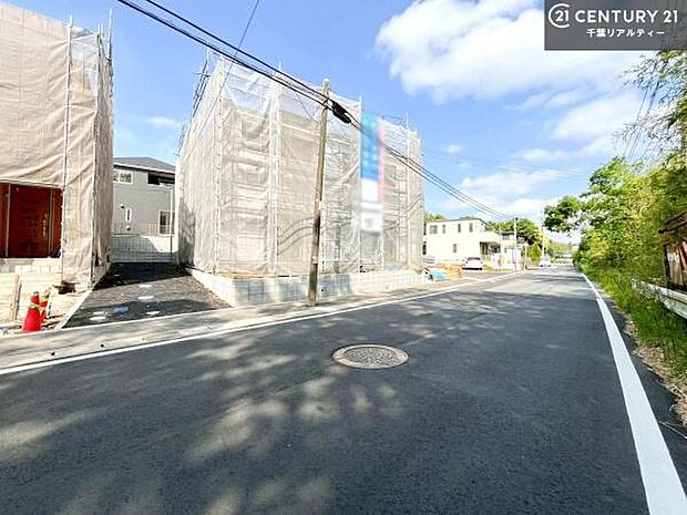 周辺環境や、お客様のご希望に合った物件も一緒にご案内を致します。住宅ローンアドバイザーによるご相談も承ります。当社はお問い合わせに即対応します!お待たせしません!