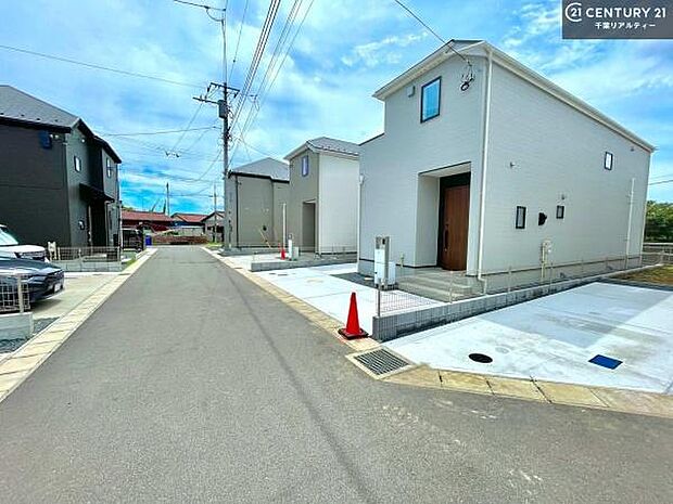 周辺環境や、お客様のご希望に合った物件も一緒にご案内を致します。住宅ローンアドバイザーによるご相談も承ります。当社はお問い合わせに即対応します！お待たせしません！