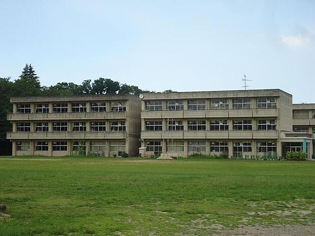 市原市立有秋南小学校まで699m