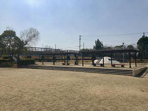桜台中央公園まで605m