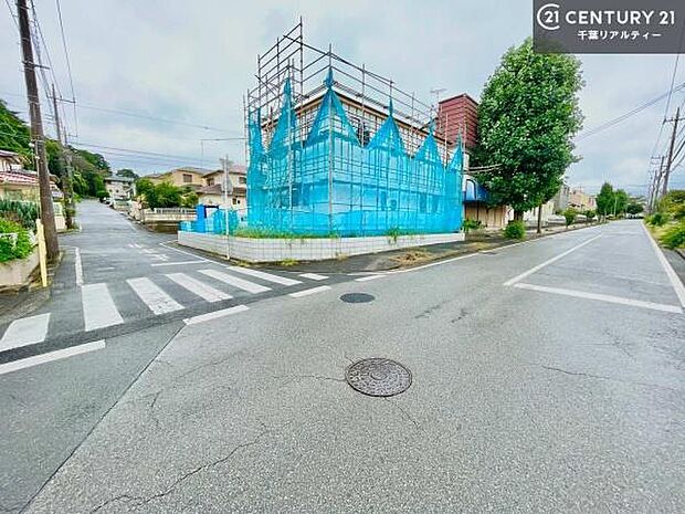 周辺環境や、お客様のご希望に合った物件も一緒にご案内を致します。住宅ローンアドバイザーによるご相談も承ります。当社はお問い合わせに即対応します!お待たせしません!