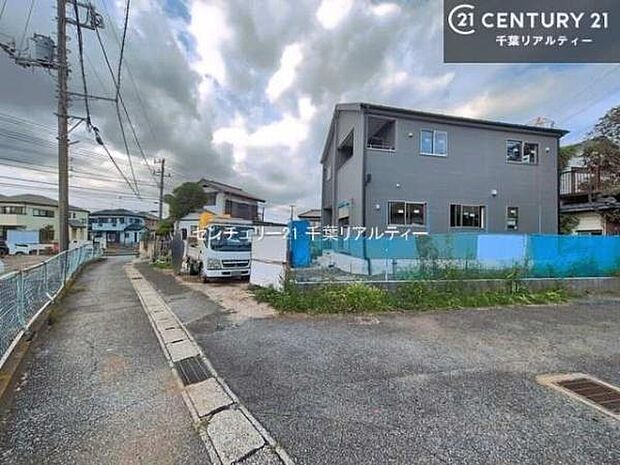 周辺環境や、お客様のご希望に合った物件も一緒にご案内を致します。住宅ローンアドバイザーによるご相談も承ります。当社はお問い合わせに即対応します!お待たせしません!