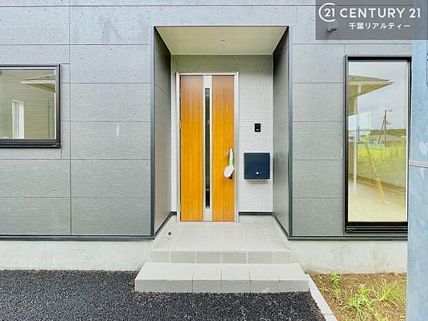 物件探しのご条件・ご要望・ご質問など、何なりと弊社スタッフまでお申し付けください！不動産に関することなら、どのようなことでも誠心誠意対応させて頂きます。