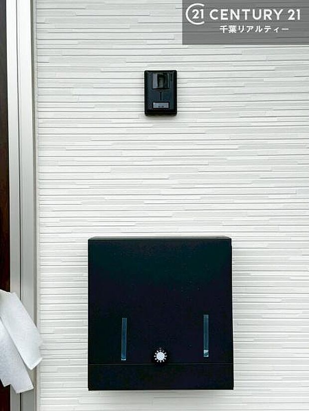 郵便ポスト付きで不在時でも荷物が受け取れてとっても便利！家にいなきゃいけないストレス回避！再配達の手間が省けます！