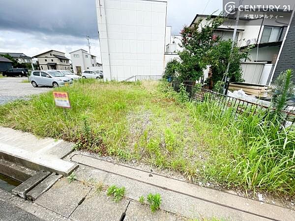 「まずは資料だけ！見学はまだいいかな。」というお客様も大歓迎です！センチュリー21千葉リアルティーは、全てのお客様を全力でサポートさせて頂きます。ぜひ一度、お問合せください。