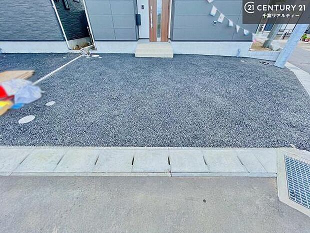 カースペース付きなのでマイカーをお持ちの方も安心ですね!ぜひ現地にてお確かめくださいませ!