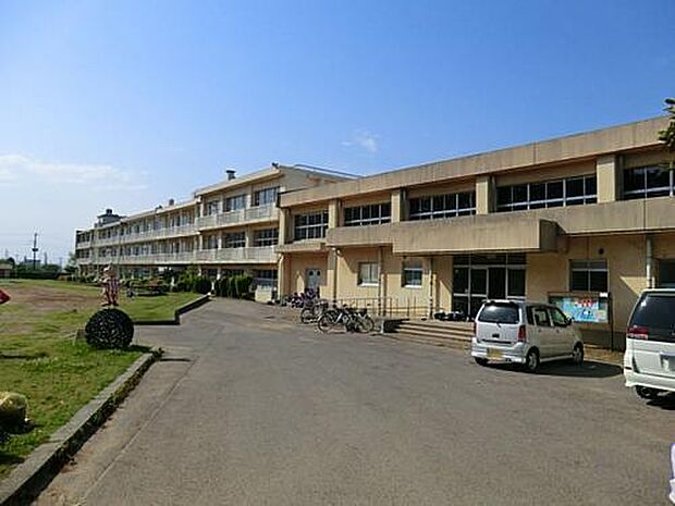 千葉市立椎名小学校まで1557m