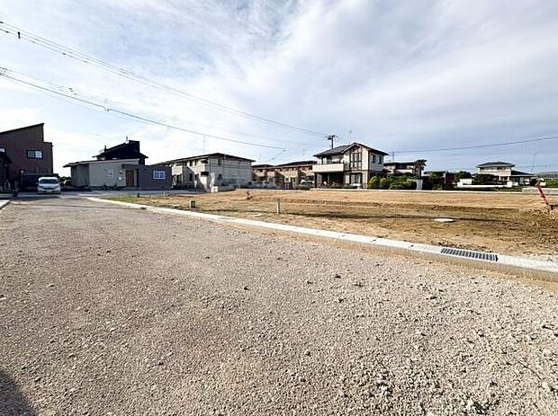 周辺環境や、お客様のご希望に合った物件も一緒にご案内を致します。住宅ローンアドバイザーによるご相談も承ります。当社はお問い合わせに即対応します！お待たせしません！