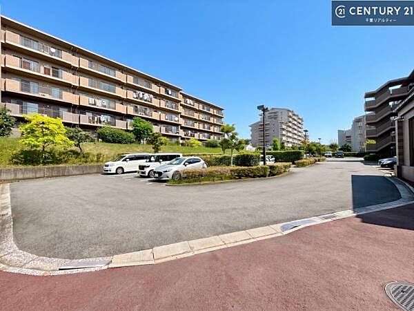 詳しい空き状況が知りたい場合はお気軽にお問い合わせください！周辺環境や、お客様のご希望に合った物件も一緒にご案内を致します。住宅ローンアドバイザーによるご相談も承ります。
