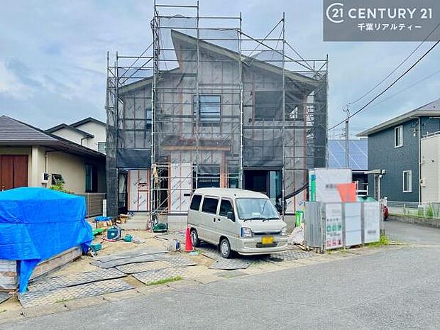 建築途中だからこそ分かる構造のしっかりさ。完成後は理想の住まいとしてお迎えします。これから仕上がる内装にも注目!新生活が楽しみになる住まいです。