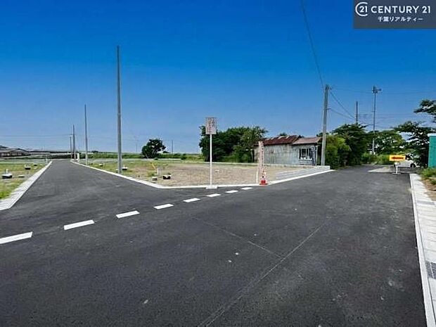 \現地販売開催中/周辺環境や、お客様のご希望に合った物件も一緒にご案内を致します。住宅ローンアドバイザーによるご相談も承ります。当社はお問い合わせに即対応します!お待たせしません!