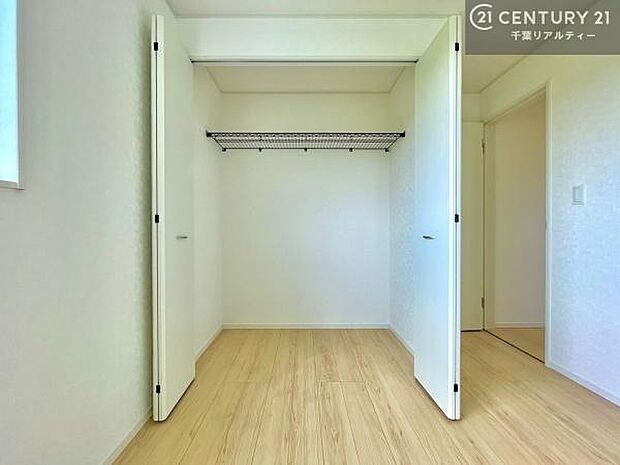 住空間をすっきり使うためには必須ポイントの収納スペースですよね。是非現地でご確認ください！（施工例）