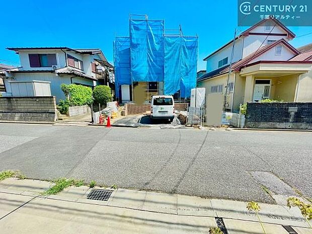 本物件にご興味をお持ちいただけましたら、どうぞお気軽にお問い合わせください。担当スタッフが、丁寧にご案内いたします。