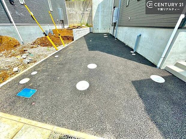 カースペース付きなのでマイカーをお持ちの方も安心ですね!ぜひ現地にてお確かめくださいませ!