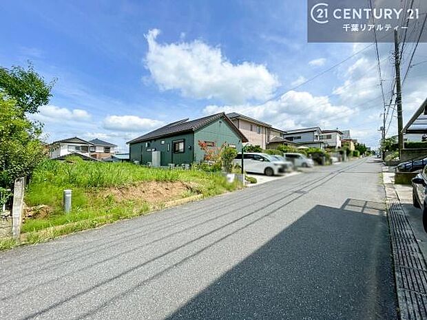 周辺環境や、お客様のご希望に合った物件も一緒にご案内を致します。住宅ローンアドバイザーによるご相談も承ります。当社はお問い合わせに即対応します!お待たせしません!