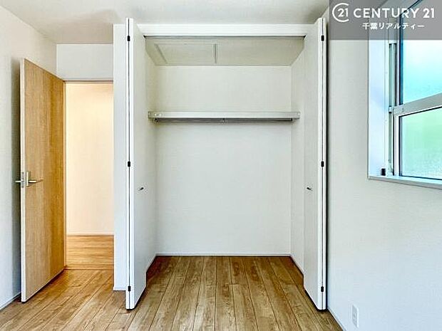 収納が充実しているからこそ、お部屋はいつも広々。掃除や片付けもラクになり、居心地の良い暮らしが続きます。