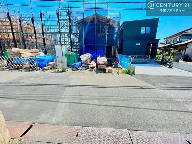 閑静な住宅街に佇む、落ち着きと暮らしやすさを兼ね備えた住まい。穏やかな住環境の中で、ゆったりとした時間をお過ごしいただけます。