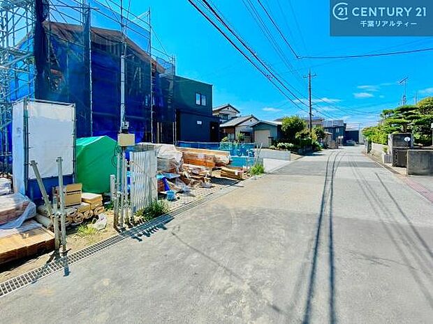 落ち着いた街並みが広がる閑静な住宅街に位置し、穏やかで心安らぐ暮らしを叶える住環境です。