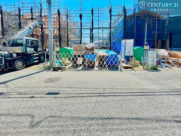 本物件にご興味をお持ちいただけましたら、どうぞお気軽にお問い合わせください。担当スタッフが、丁寧にご案内いたします。