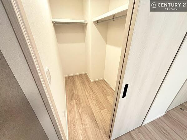 豊富な収納スペースで、住空間すっきり。生活感を抑え、美しい空間を保てる収納充実の住まいです。