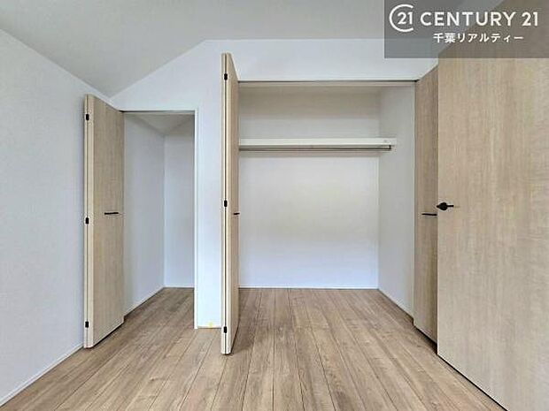 収納がしっかりあるので家具の配置がしやすく、ライフスタイルに合わせたお部屋作りが可能です。