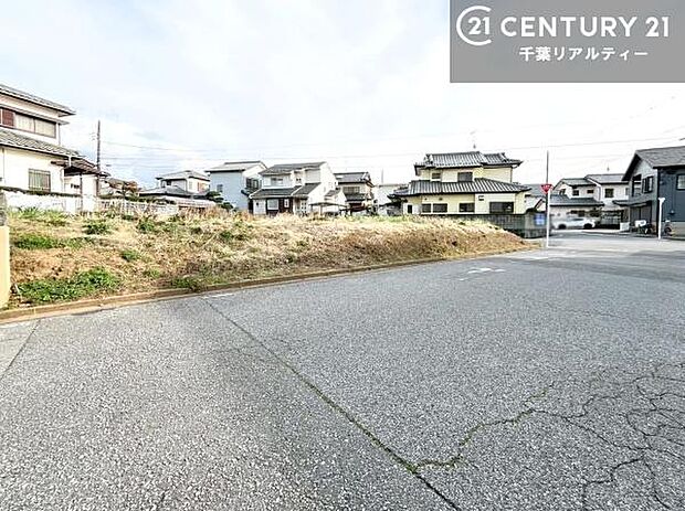 心ゆくまで現地をご覧いただけるよう、即日案内のご用意も整えております。お気軽にお問い合わせの上、理想の暮らしへの一歩をお進めください!