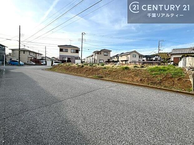 周辺環境や、お客様のご希望に合った物件も一緒にご案内を致します。住宅ローンアドバイザーによるご相談も承ります。当社はお問い合わせに即対応します!お待たせしません!