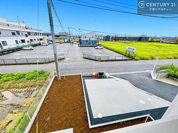 晴れた日には青い空を見渡せる開放的な時間を楽しめます。気持ちの良い風が通り抜けます!