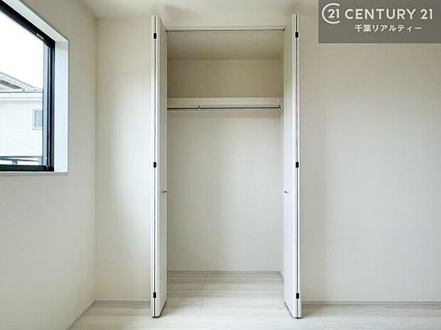 収納が充実しているからこそ、お部屋はいつも広々。掃除や片付けもラクになり、居心地の良い暮らしが続きます。