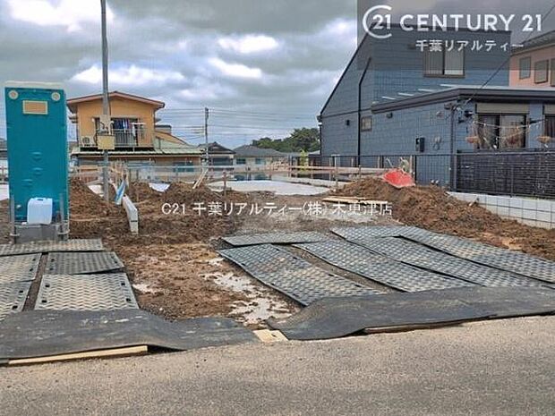 ご興味をお持ちいただきありがとうございます。実際のお部屋や周辺環境をご覧いただくことで、より具体的なイメージが湧きやすくなります。見学は随時受け付けておりますので、お気軽にご予約ください。