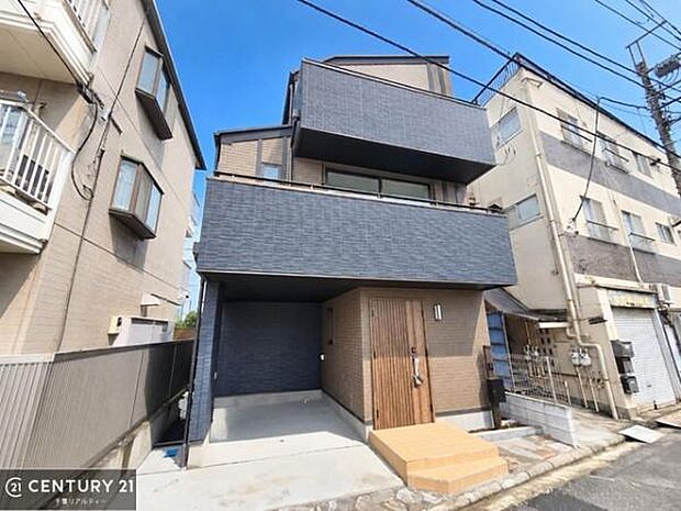 ご興味をお持ちいただきありがとうございます。実際のお部屋や周辺環境をご覧いただくことで、より具体的なイメージが湧きやすくなります。見学は随時受け付けておりますので、お気軽にご予約ください。