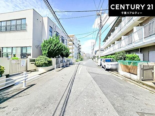 周辺環境や、お客様のご希望に合った物件も一緒にご案内を致します。住宅ローンアドバイザーによるご相談も承ります。当社はお問い合わせに即対応します!お待たせしません!