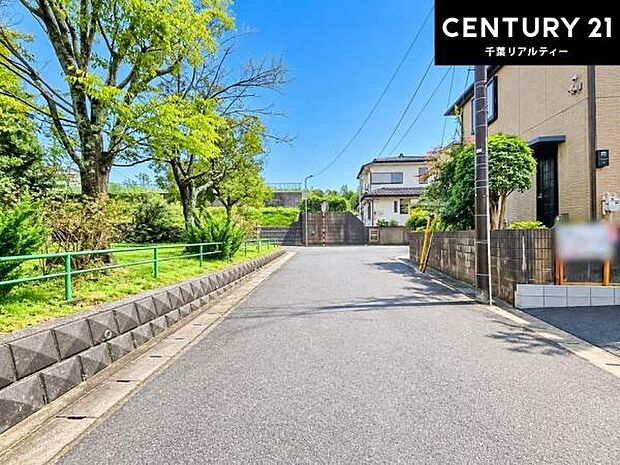 周辺環境や、お客様のご希望に合った物件も一緒にご案内を致します。住宅ローンアドバイザーによるご相談も承ります。当社はお問い合わせに即対応します!お待たせしません!