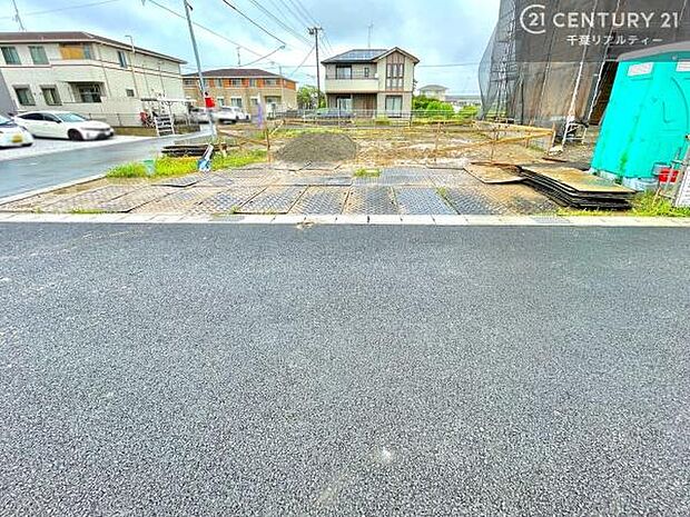 周辺環境や、お客様のご希望に合った物件も一緒にご案内を致します。住宅ローンアドバイザーによるご相談も承ります。当社はお問い合わせに即対応します!お待たせしません!
