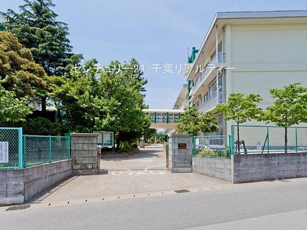千葉市立小倉小学校まで921m