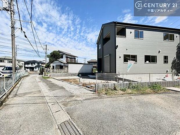 周辺環境や、お客様のご希望に合った物件も一緒にご案内を致します。住宅ローンアドバイザーによるご相談も承ります。当社はお問い合わせに即対応します!お待たせしません!
