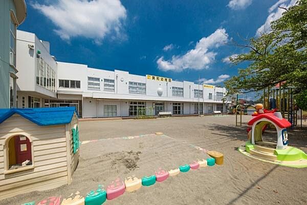 美和幼稚園まで1446m