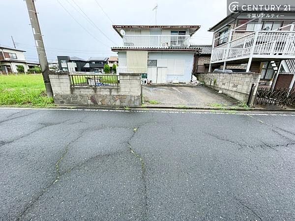 前面道路6ｍ！陽当り良好な立地です。車庫入れが苦手な方も安心ですね！