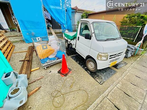 カースペース付きなのでマイカーをお持ちの方も安心ですね!ぜひ現地にてお確かめくださいませ!