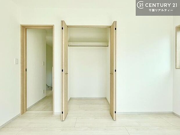 収納が充実しているからこそ、お部屋はいつも広々。掃除や片付けもラクになり、居心地の良い暮らしが続きます。