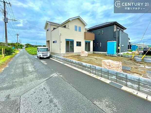周辺環境や、お客様のご希望に合った物件も一緒にご案内を致します。住宅ローンアドバイザーによるご相談も承ります。当社はお問い合わせに即対応します!お待たせしません!