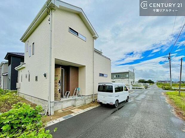 物件探しのご条件・ご要望・ご質問など、何なりと弊社スタッフまでお申し付けください!不動産に関することなら、どのようなことでも誠心誠意対応させて頂きます。