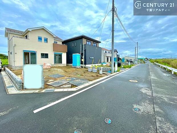 周辺環境や、お客様のご希望に合った物件も一緒にご案内を致します。住宅ローンアドバイザーによるご相談も承ります。当社はお問い合わせに即対応します!お待たせしません!