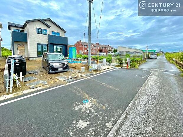 周辺環境や、お客様のご希望に合った物件も一緒にご案内を致します。住宅ローンアドバイザーによるご相談も承ります。当社はお問い合わせに即対応します!お待たせしません!
