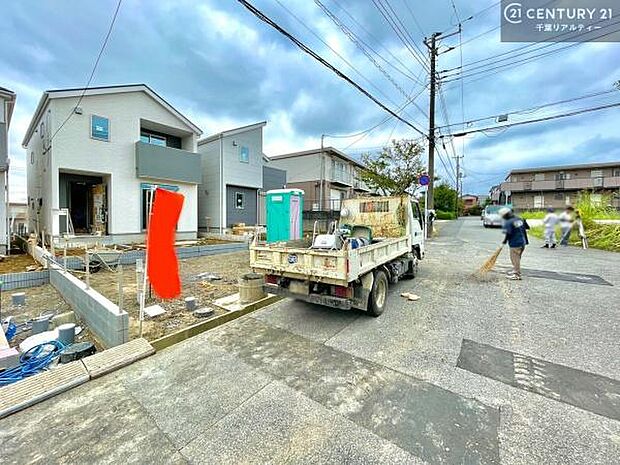 周辺環境や、お客様のご希望に合った物件も一緒にご案内を致します。住宅ローンアドバイザーによるご相談も承ります。当社はお問い合わせに即対応します!お待たせしません!