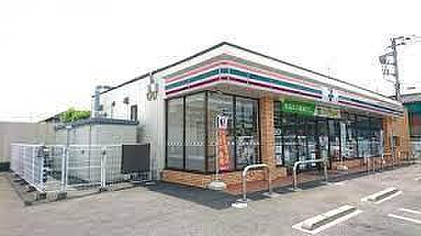 セブンイレブン木更津江川店まで998m