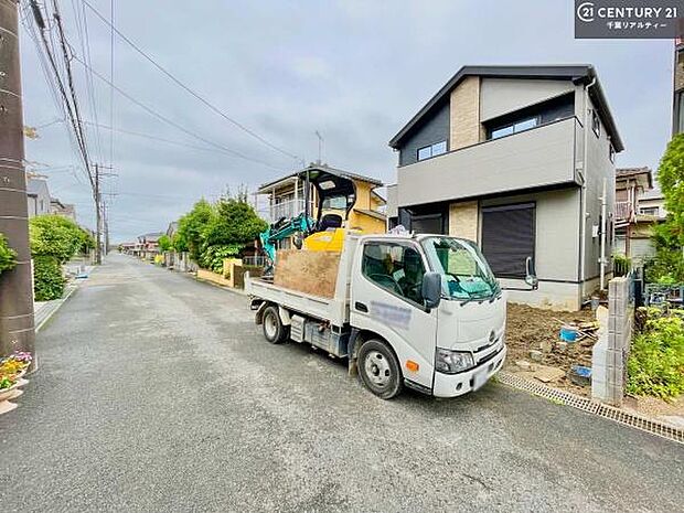 周辺環境や、お客様のご希望に合った物件も一緒にご案内を致します。住宅ローンアドバイザーによるご相談も承ります。当社はお問い合わせに即対応します！お待たせしません！