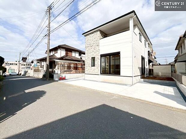 周辺環境や、お客様のご希望に合った物件も一緒にご案内を致します。住宅ローンアドバイザーによるご相談も承ります。当社はお問い合わせに即対応します!お待たせしません!