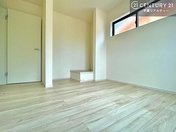 シンプルでレイアウトしやすい洋室は、お子様のお部屋としても最適。成長に合わせて柔軟にお使いいただけます。
