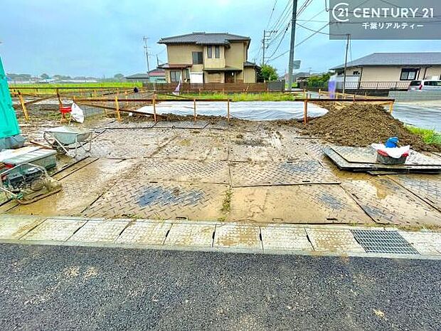 カースペース付きなのでマイカーをお持ちの方も安心ですね!ぜひ現地にてお確かめくださいませ!